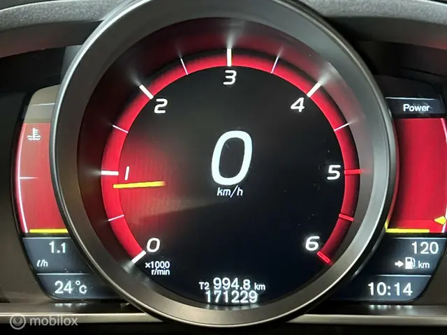 Volvo V40 1.6 D2 Kinetic [ NAP navigatie pdc ] 2013 Diesel 16