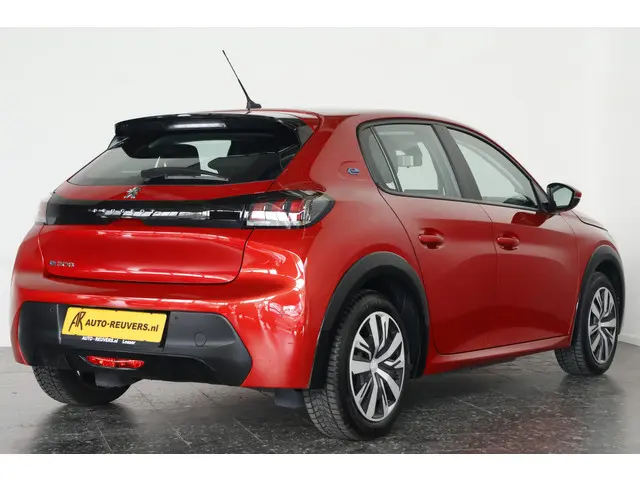 Peugeot e-208 2