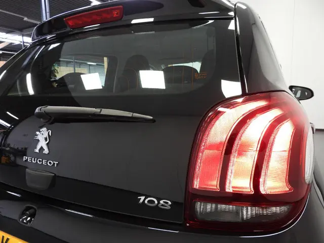 Peugeot 108 1.0 e-VTi Active 2021 Benzine 19