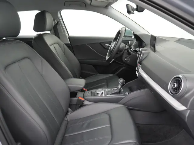 Audi Q2 35 TFSI S Edition 2020 Benzine 38