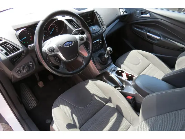 Ford Kuga 1.5 Trend , AIRCO , NAVI , LM VELG 2016 Benzine 10