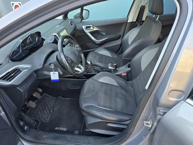 Peugeot 2008 1.2 PureTech Allure Pano, Navi 2016 Benzine 6