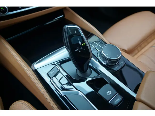 BMW 5 Serie Touring 530i xDrive Executive 2017 Benzine 15