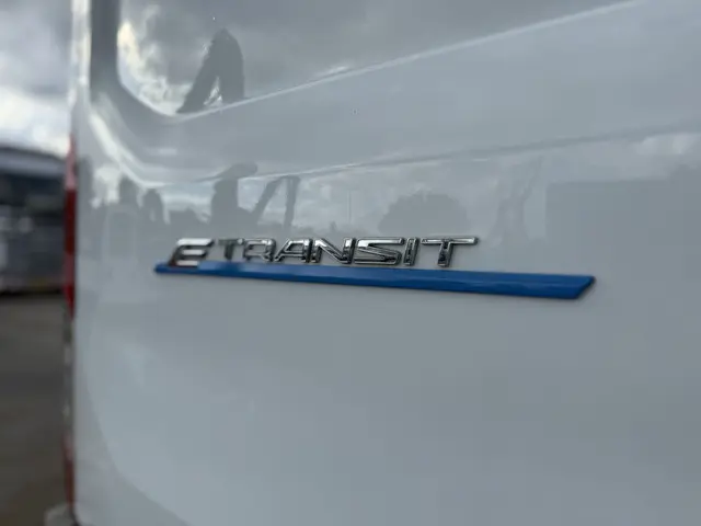 Ford E-Transit 75kWh 184PK 2023 Elektrisch 32