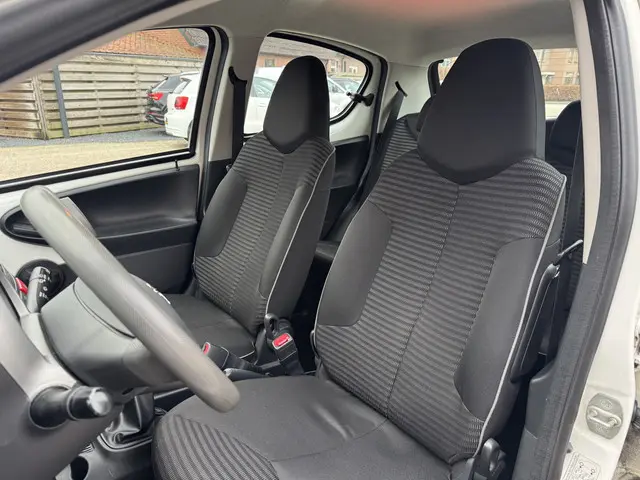 Peugeot 107 107 Active 2013 Benzine 12