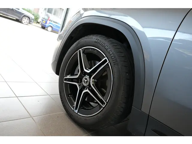Mercedes-Benz GLA 250 AMG Line 2023 Benzine 26