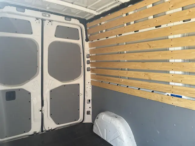 Mercedes-Benz Sprinter L2H2 2022 Diesel 48