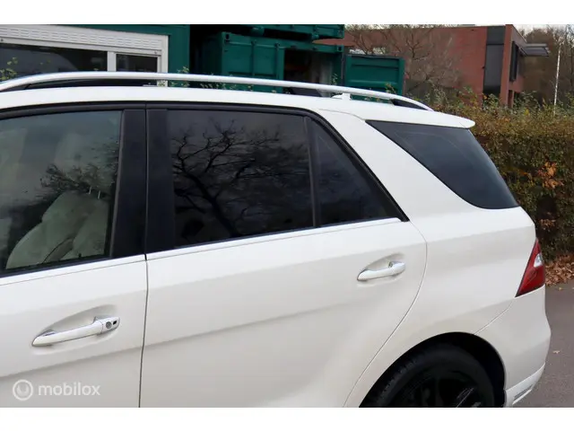 Mercedes-Benz M-Klasse 500 2013 Benzine 42