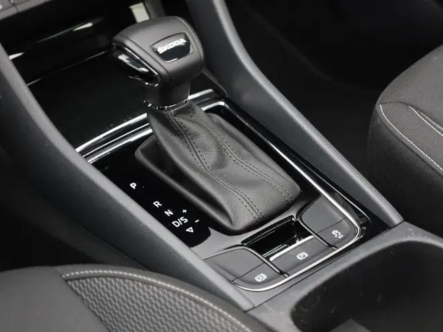 Škoda Karoq 1.5TSI/150PK Design DSG 2024 Benzine 37