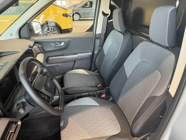 Ford E-Transit Courier Limited 44 kWh 2026 Elektrisch 18