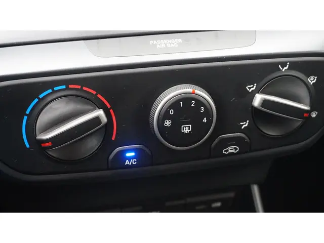 Hyundai i20 1.2 MPI Comfort Smart 2022 Benzine 23