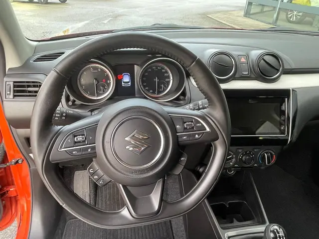 Suzuki Swift 1.2 Select Smart Hybrid 2024 Benzine 7