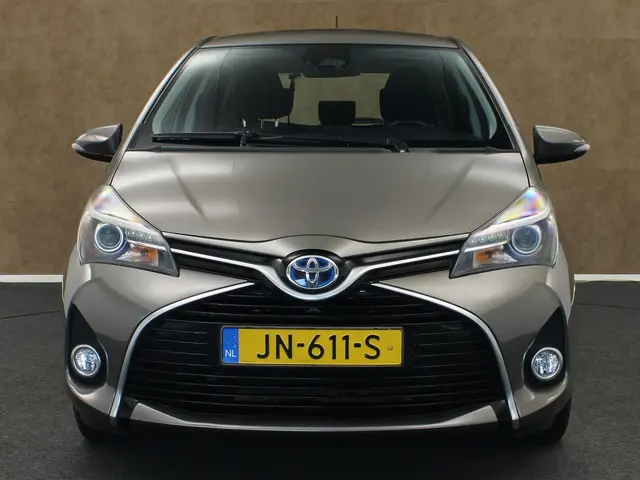 Toyota Yaris 1.5 Hybrid Trend 2016 Hybride Benzine 6
