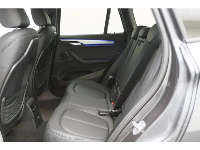 BMW X1 sDrive18i High Executive M Sport 2021 Benzine 12