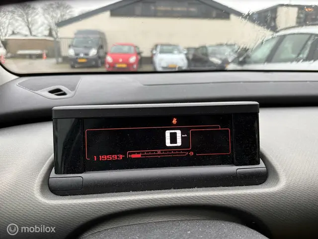 Citroën C4 Cactus 1.2 e-THP Shine 2014 Benzine 16
