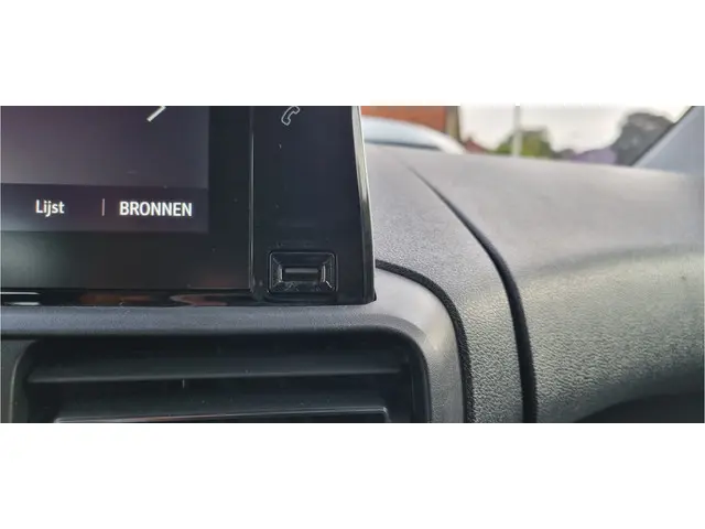 Opel Combo Tour 1.2 Turbo L2H1 Edition 7p. 2020 Benzine 12