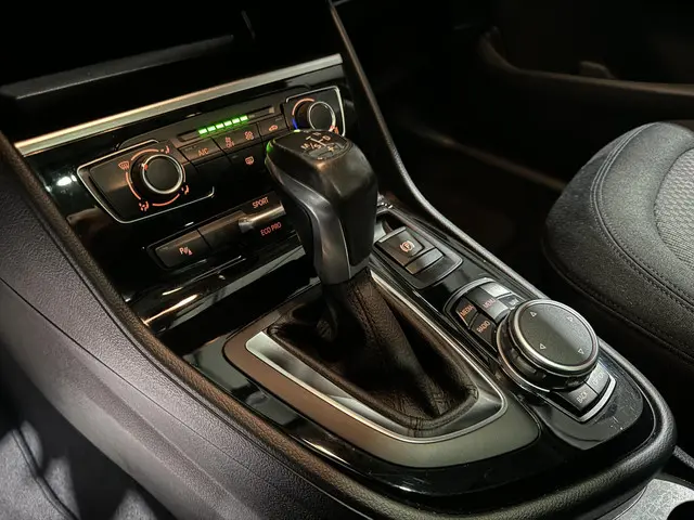 BMW 2 Serie Active Tourer 218i Business 2015 Benzine 15