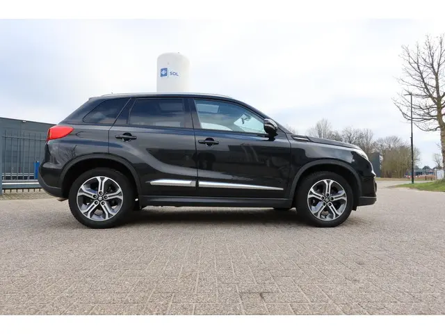 Suzuki Vitara 1.6 High Executive 2016 Benzine 11