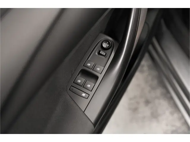 Opel Astra 1.0 Business+ 2017 Benzine 25