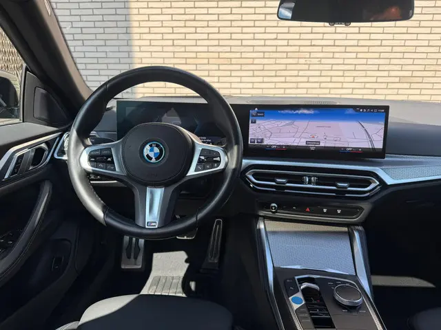 BMW i4 EDrive40 High Executive 84 kWh 2023 Elektrisch 4