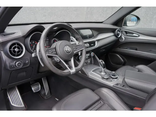 Alfa Romeo Stelvio 2.0 T Q4 B-Tech 2019 Benzine 16