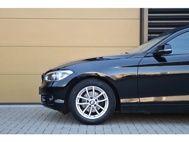 BMW 1 Serie 118i Executive 2018 Benzine 4