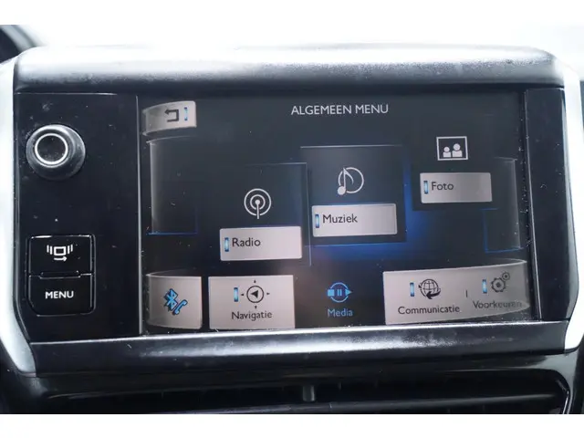 Peugeot 208 1.4 e-HDi Active 2013 Diesel 31