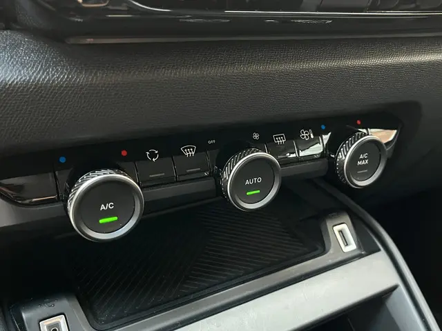 Citroën ë-C4 Shine 50 kWh 2021 Elektrisch 17