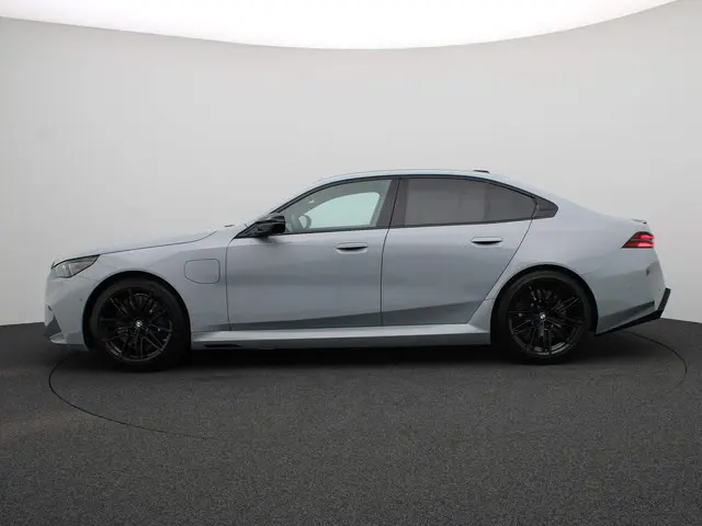 BMW M5 Sedan 2025 Hybride Benzine 29