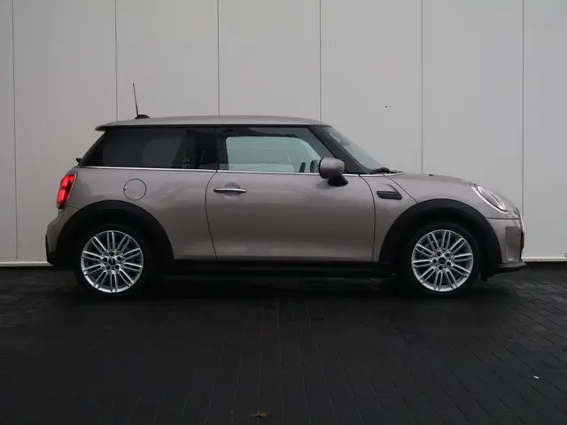 MINI Cooper Mini 1.5 Classic 2023 Benzine 6