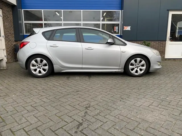 Opel Astra 1.4 Turbo cruise trek airco 2012 Benzine 5