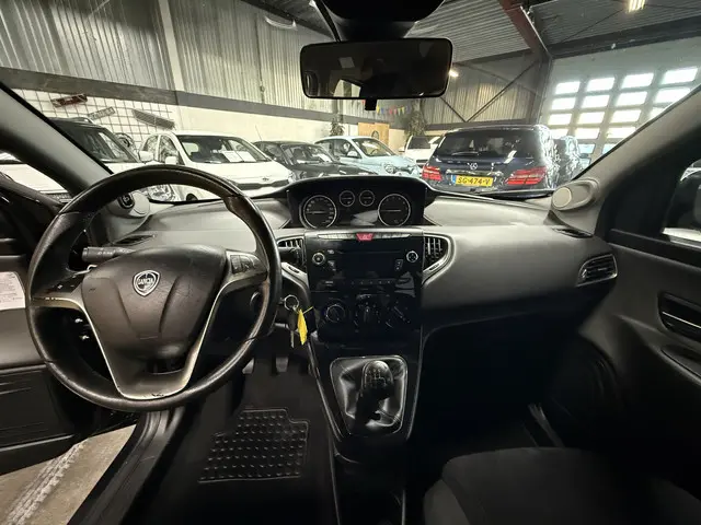 Lancia Ypsilon 0.9 TwinAir Gold 2013 Benzine 7