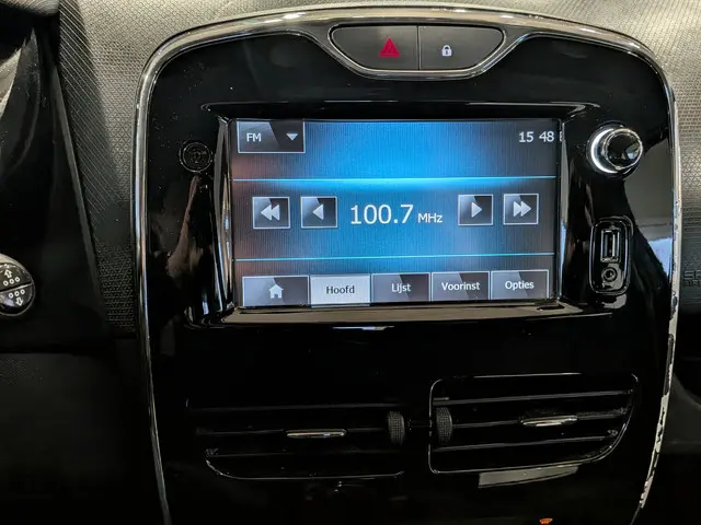 Renault Clio 1.2 16V 2015 Benzine 15