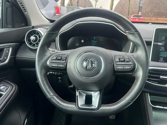 MG EHS 1.5 TGDI Luxury 2023 Hybride Benzine 14