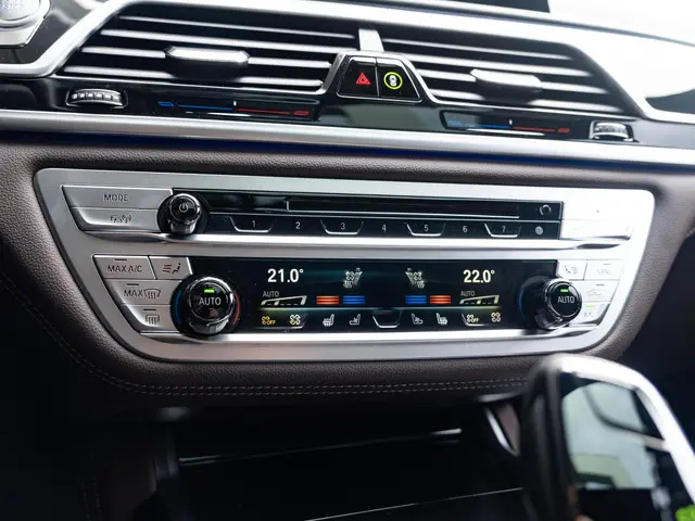 BMW 7 Serie Sedan 745e 2021 Hybride Benzine 38