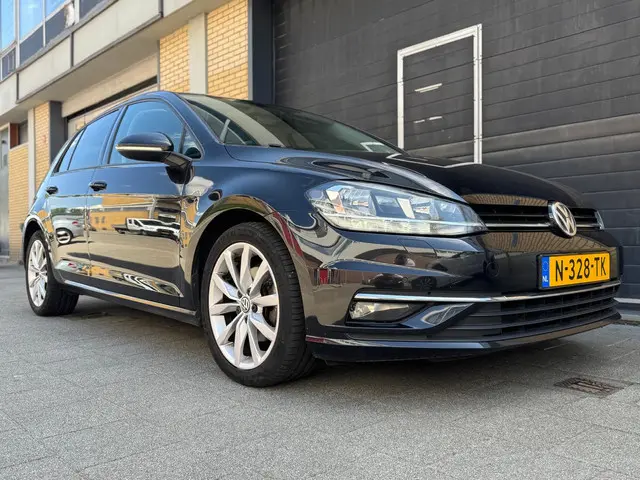 Volkswagen Golf 1.5 TSI Highline Business R 2018 Benzine 13