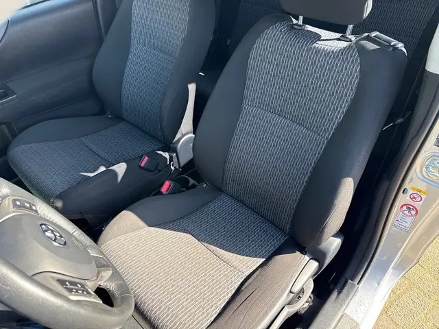 Toyota Yaris 1.3 VVT-i Aspiration 2013 Benzine 5