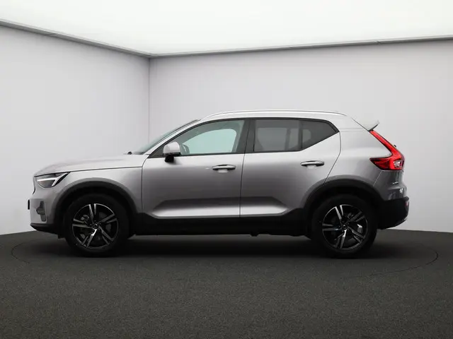 Volvo XC40 B3 163PK Core Business Edition 2025 Benzine 4