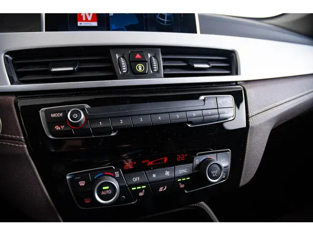 BMW X1 xDrive25e High Executive 2022 Hybride Benzine 16