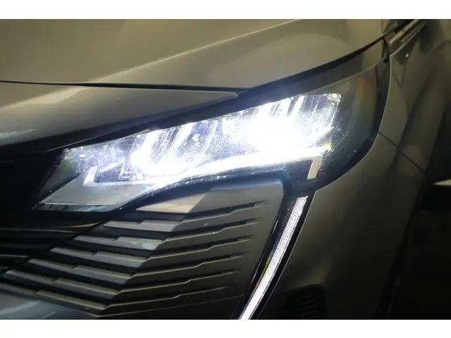 Peugeot 5008 1.2 PureTech Allure 2022 Benzine 16