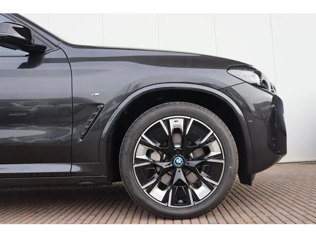 BMW iX3 High Executive Edition 80 kWh 2025 Elektrisch 6