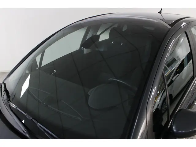 Citroën C3 1.2 PureTech Exclusive 2015 Benzine 34
