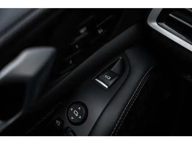 BMW X5 xDrive45e High Executive 2023 Hybride Benzine 50