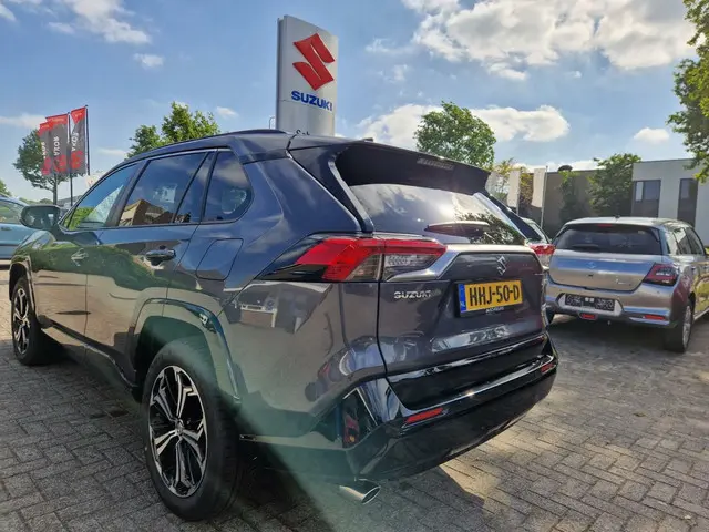 Toyota RAV4 2.5 Plug-in Hybrid Style 2024 Hybride Benzine 9