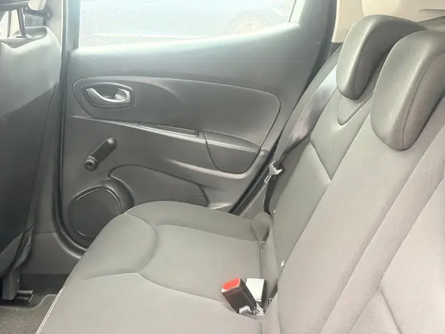 Renault Clio 1.2 Expression 2015 Benzine 4