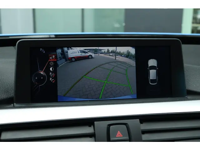 BMW 3 Serie Gran Turismo 320i Executive 2015 Benzine 27