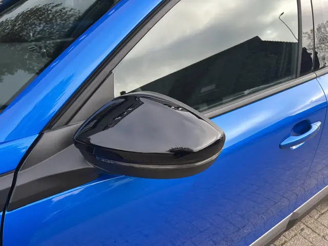 Peugeot 2008 1.2 Turbo 100PK Allure 2024 Benzine 33