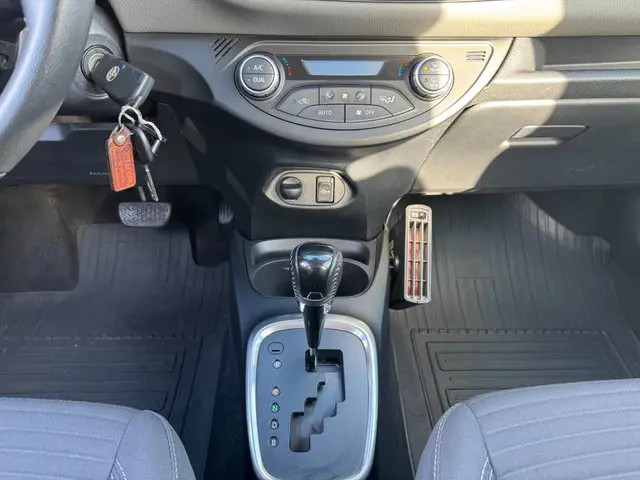 Toyota Yaris 1.5 Hybrid Executive 2018 Hybride Benzine 9