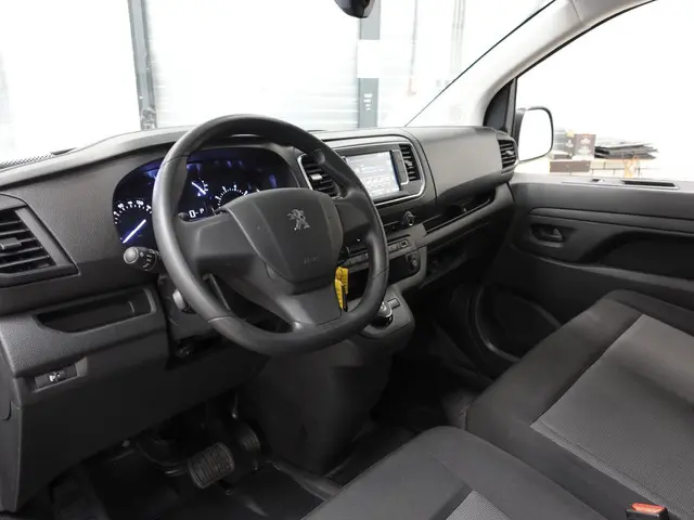 Peugeot Expert 2.0 BlueHDI 145PK L3 2023 Diesel 2