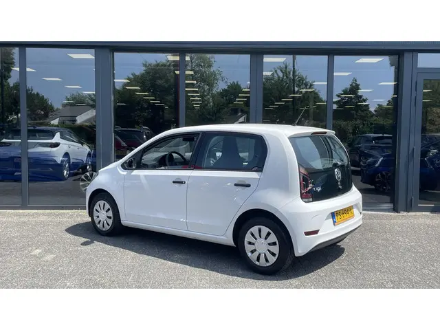 Volkswagen up! 1.0 BMT take up! 2017 Benzine 6